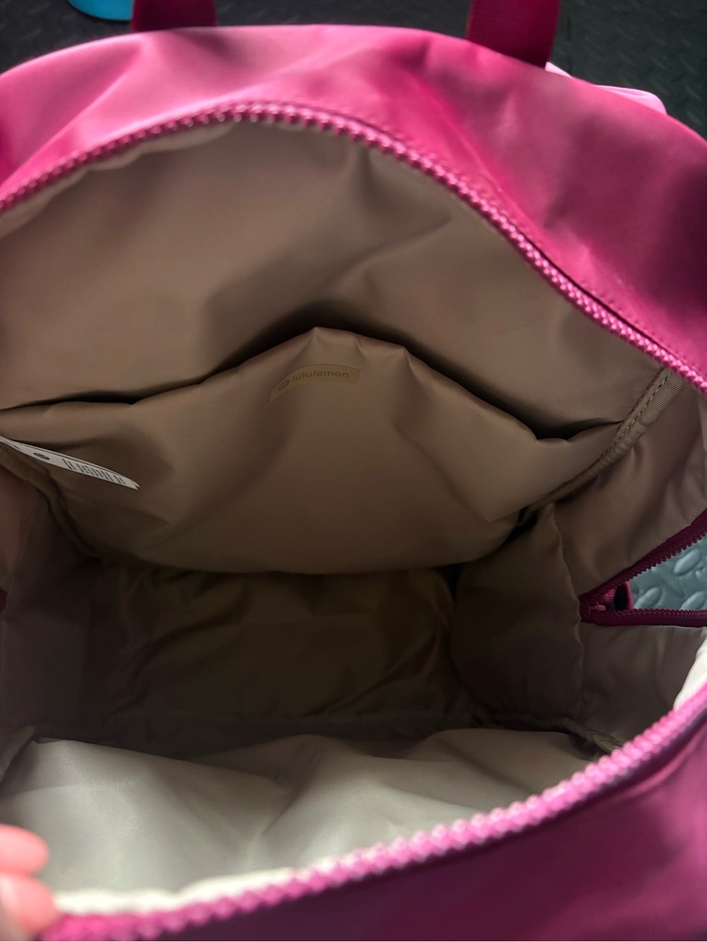 Lululemon Everywhere Backpack *Like New - Picture 7 of 8